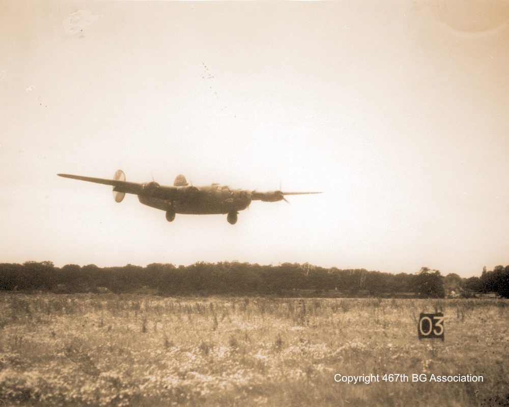 41-29421 Wallowing Wilbert landing on the 'Main' runway (03)